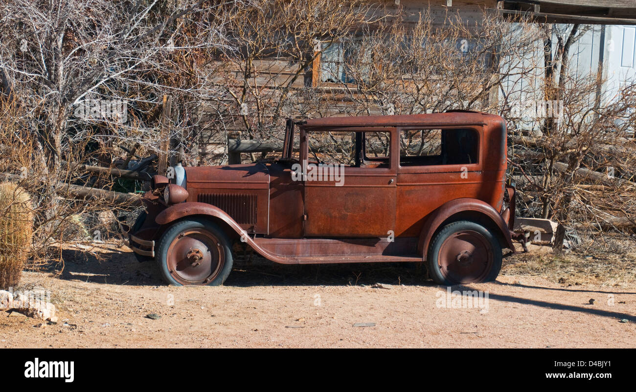 Rusty Old Classic Ford, Hackberry General Stores, Route 66 Stockfoto