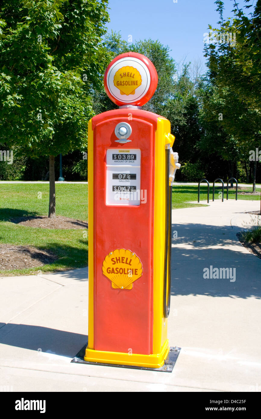 Antike Schale Zapfsäule. Route 66 Gemeinschaft öffentlichen Kunsttour, Joliet Illinois IL USA Stockfoto