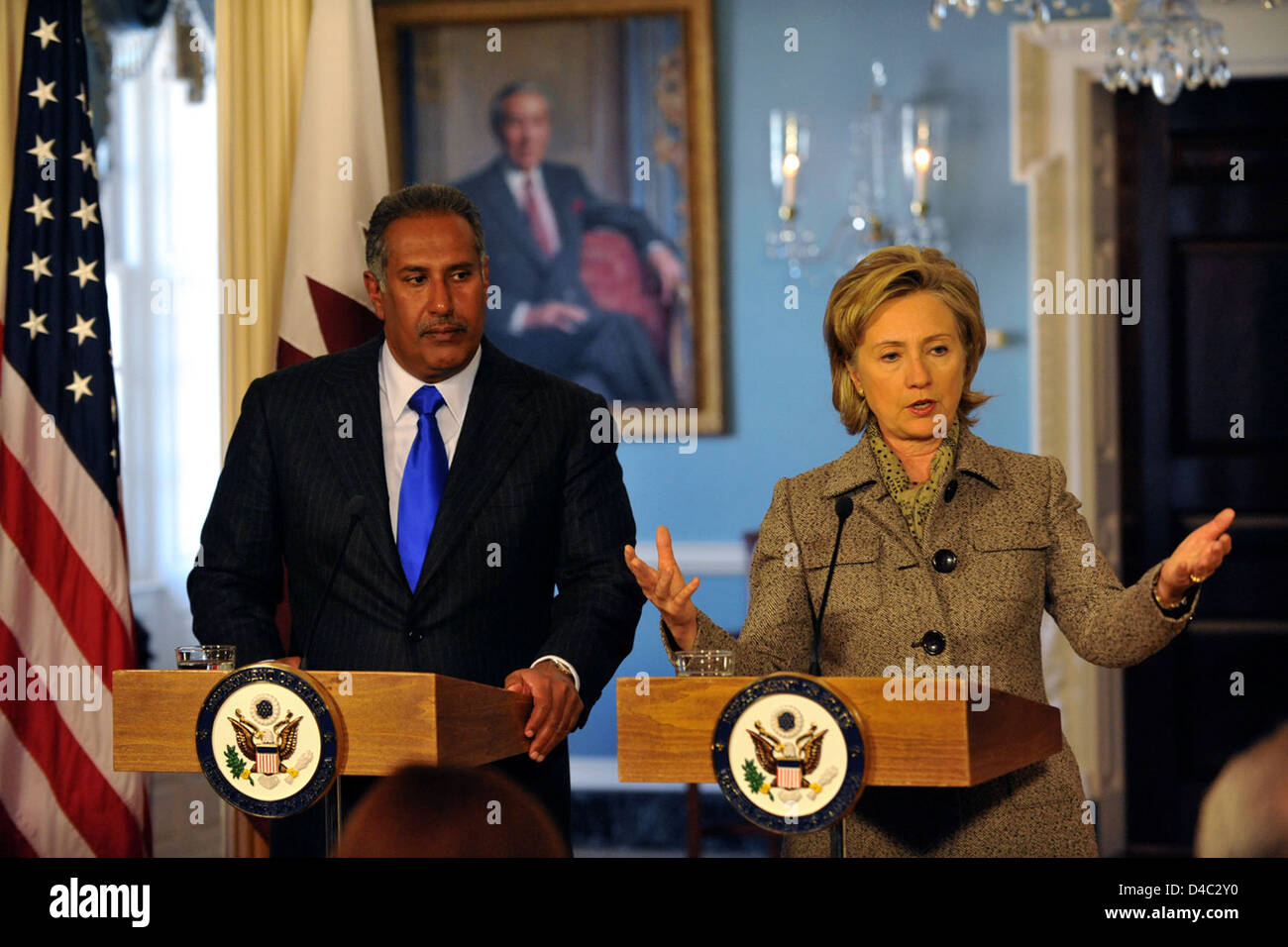 Außenministerin Clinton trifft sich mit Außenminister von Katar Stockfoto