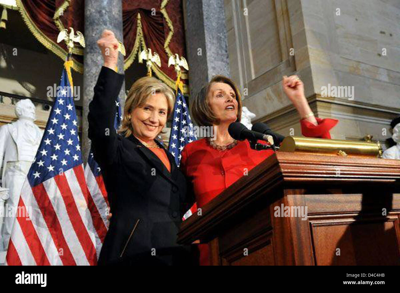 Außenministerin Clinton mit House Speaker Nancy Pelosi Stockfoto