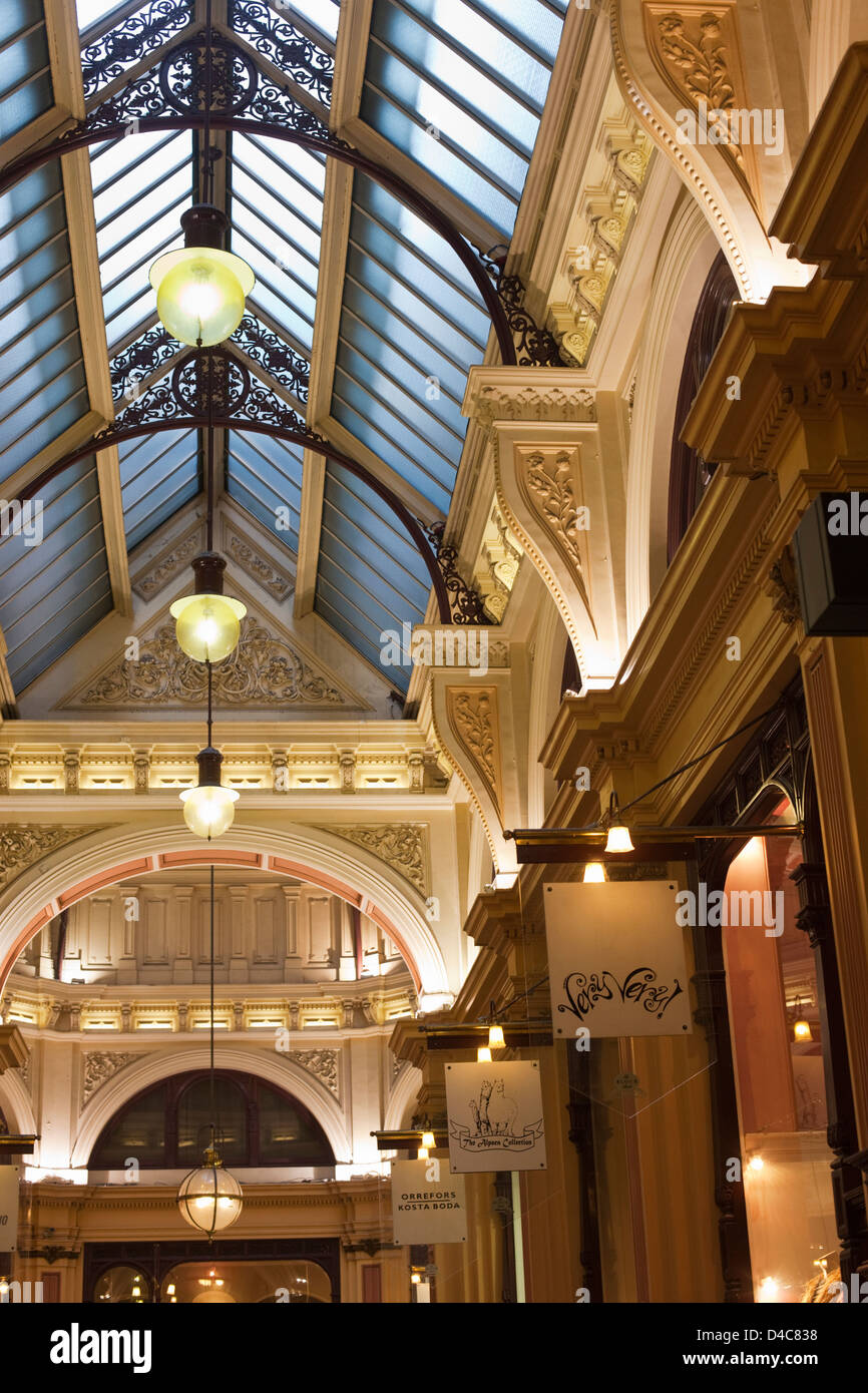 Architektur des 19. Jahrhunderts im historischen Block Arcade. Melbourne, Victoria, Australien Stockfoto