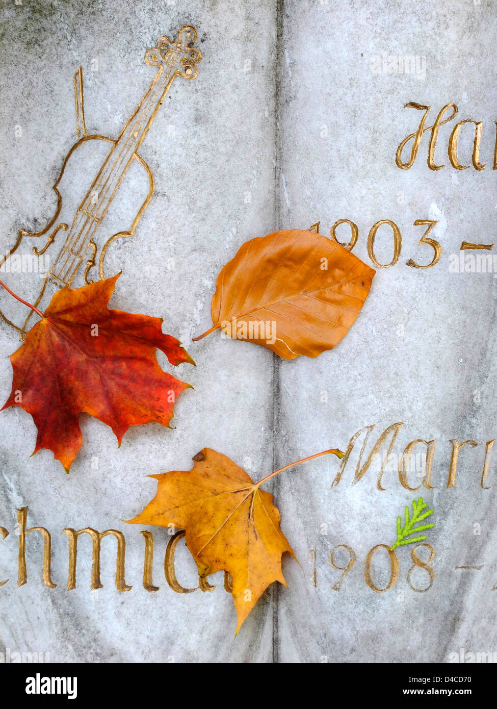 Inschrift auf einem Grabstein, Haidhausen, München, Bayern, Deutschland, Europa Stockfoto
