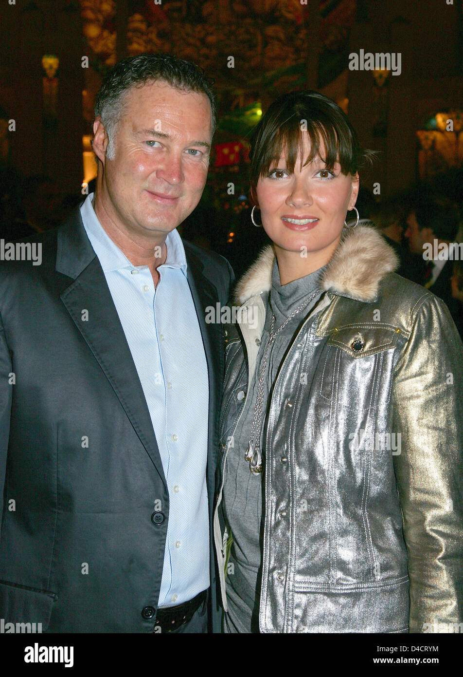 Ehemalige Schwimmerin Franziska van Almsick und ihr Ehemann Juergen B. Harder sind am Vorabend der Laureus World Sports Awards 2008 im Rahmen eines Empfangs der Sponsoren Mercedes-Benz und IWC in Sankt Petersburg, Russland, 17. Februar 2008 abgebildet. Die besten Athleten werden am 18. Februar, ausgewählt von einer Jury, bestehend aus ehemaligen Top-Athleten die Laureus Sports Award vergeben. Foto: Gero Breloer Stockfoto