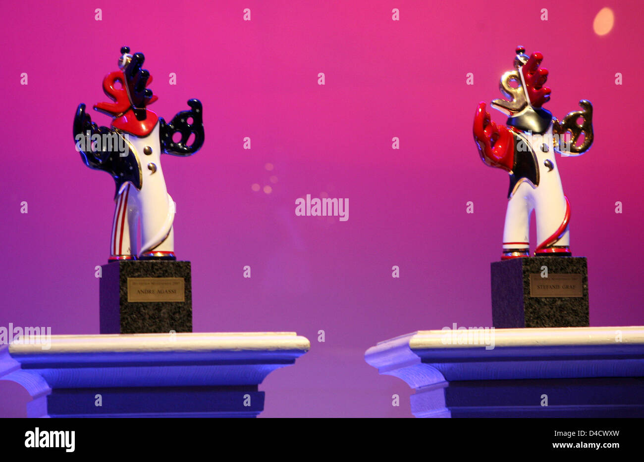 Die deutsche Medien Award 2007 in Baden-Baden, Deutschland, 24. Februar 2008. Der Endowment Preis wird zum 16. Mal vergeben. Steffi Graf und Andre Agassi wurden vergeben, weil sie "Themselvels für Tausende unterpriviligierte Kinder mit beispielhaften Reserve und ohne Showeffekte in den Worten der Jury gewidmet". Foto: Patrick Seeger Stockfoto