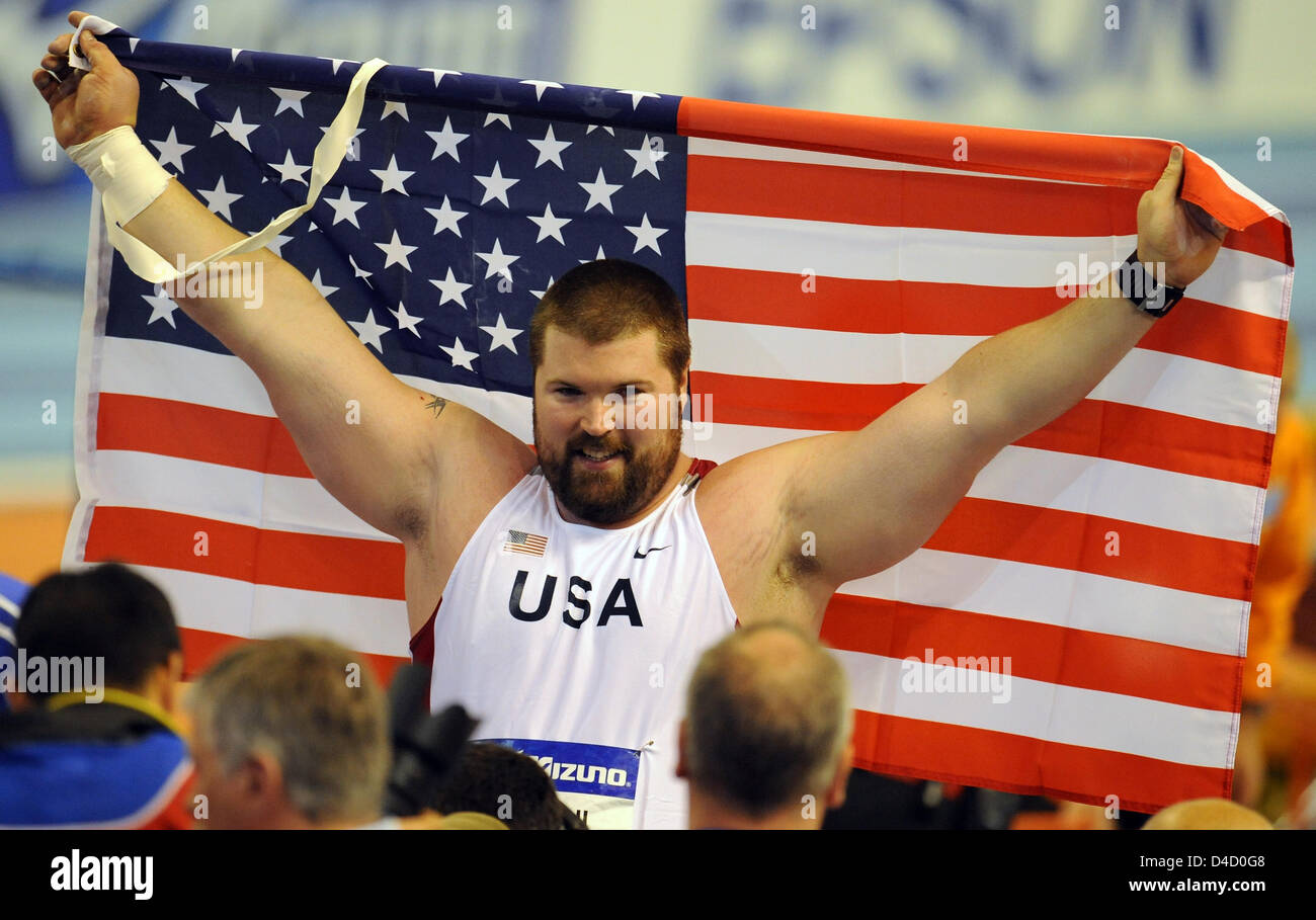 US-Shotputter Christian Cantwell Jubel nach dem Sieg der Shotputting-Finale mit 21,77 m bei der 12. IAAF World Indoor Championships in Athletics in Valencia, Spanien, 7. März 2008. Foto: GERO BRELOER Stockfoto