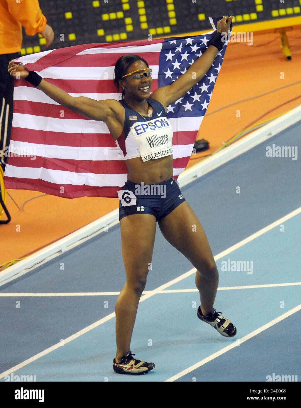 US-Athleten Angela Williams jubelt nach dem Sieg der 60m Frauen Finale am 12. IAAF World Indoor Championships in Athletics in Valencia, Spanien, 7. März 2008. Foto: GERO BRELOER Stockfoto
