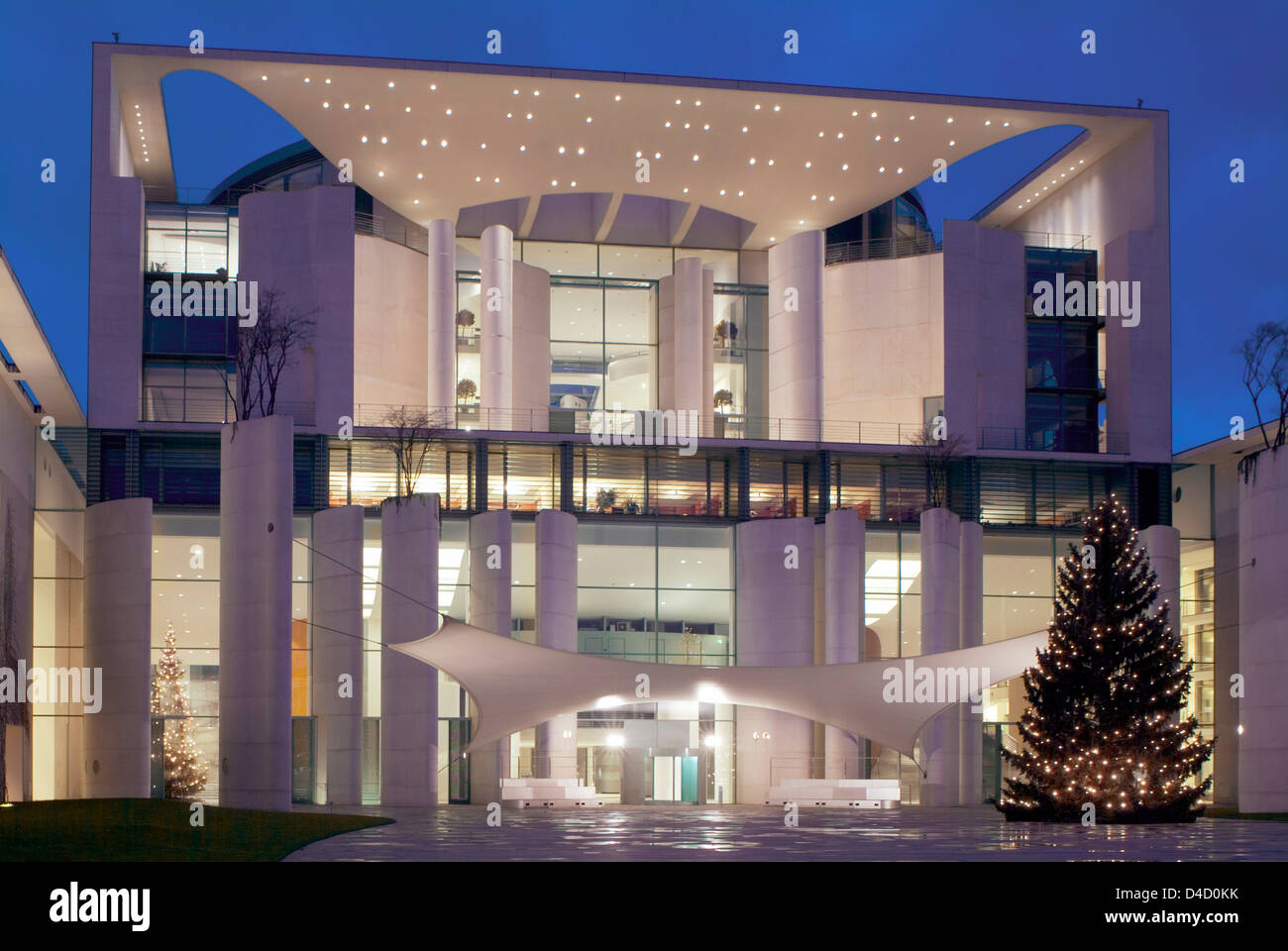 Kanzlei Gebäude in der Weihnachtszeit, Berlin, Deutschland Stockfoto