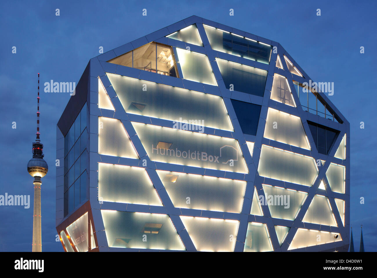 Informationszentrum Humboldt-Box und Fernsehturm, Berlin, Deutschland Stockfoto