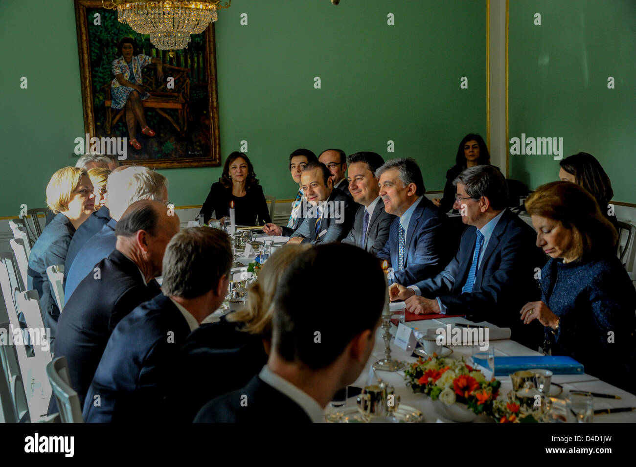 Stockholm, Schweden. 12. März 2013. Geben Sie Besuch von Präsident Dr. Abdullah Gül der Türkei - im Bild trifft der Präsident des schwedischen Ministerpräsidenten und andere schwedische Minister Credit: Rolf Adlercreutz / Alamy Live News Stockfoto