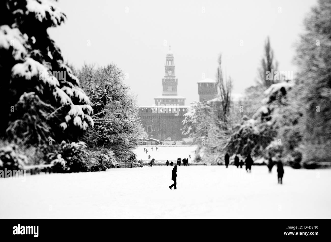 Mailand, Italien. Schnee im Sempione öffentliche Gärten Stockfoto