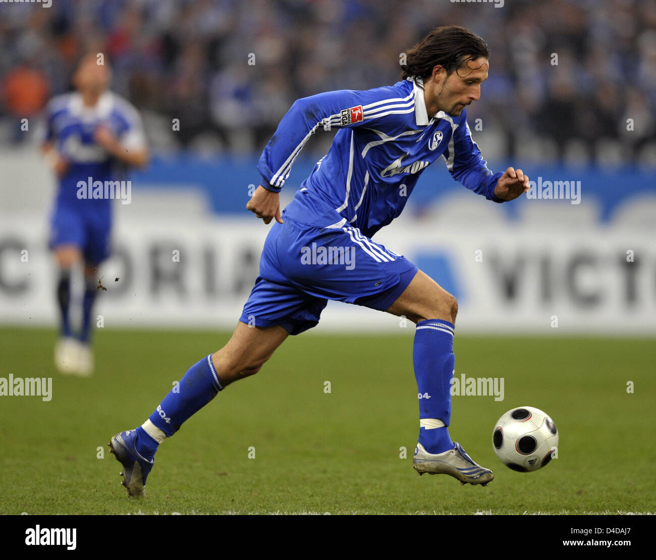 Schalke Stürmer Kevin Kuranyi ist am ball in der deutschen Bundesliga Spiel FC Schalke 04 V Hansa Rostock im Stadion VeltinsArena in Gelsenkirchen, Deutschland, 5. April 2008. Schalke gewann das Spiel 1: 0. Foto: Achim Scheidemann Stockfoto