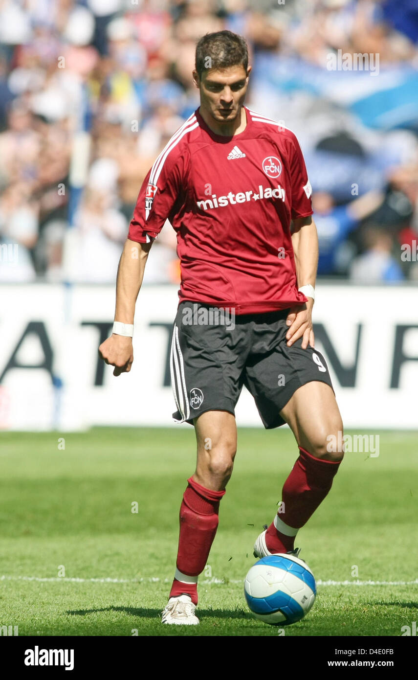 Nürnberg-Stürmer Angelos Charisteas ist am ball in der deutschen Bundesliga-Spiel Hertha BSC Berlin V 1. FC Nürnberg im Olympiastadion Berlin, Deutschland, 10. Mai 2008. Berlin zum Glück gewann das Spiel 1: 0, als zwei glasklare Elfmeter nicht nach Nürnberg verliehen wurden. Foto: Soeren Stache Stockfoto