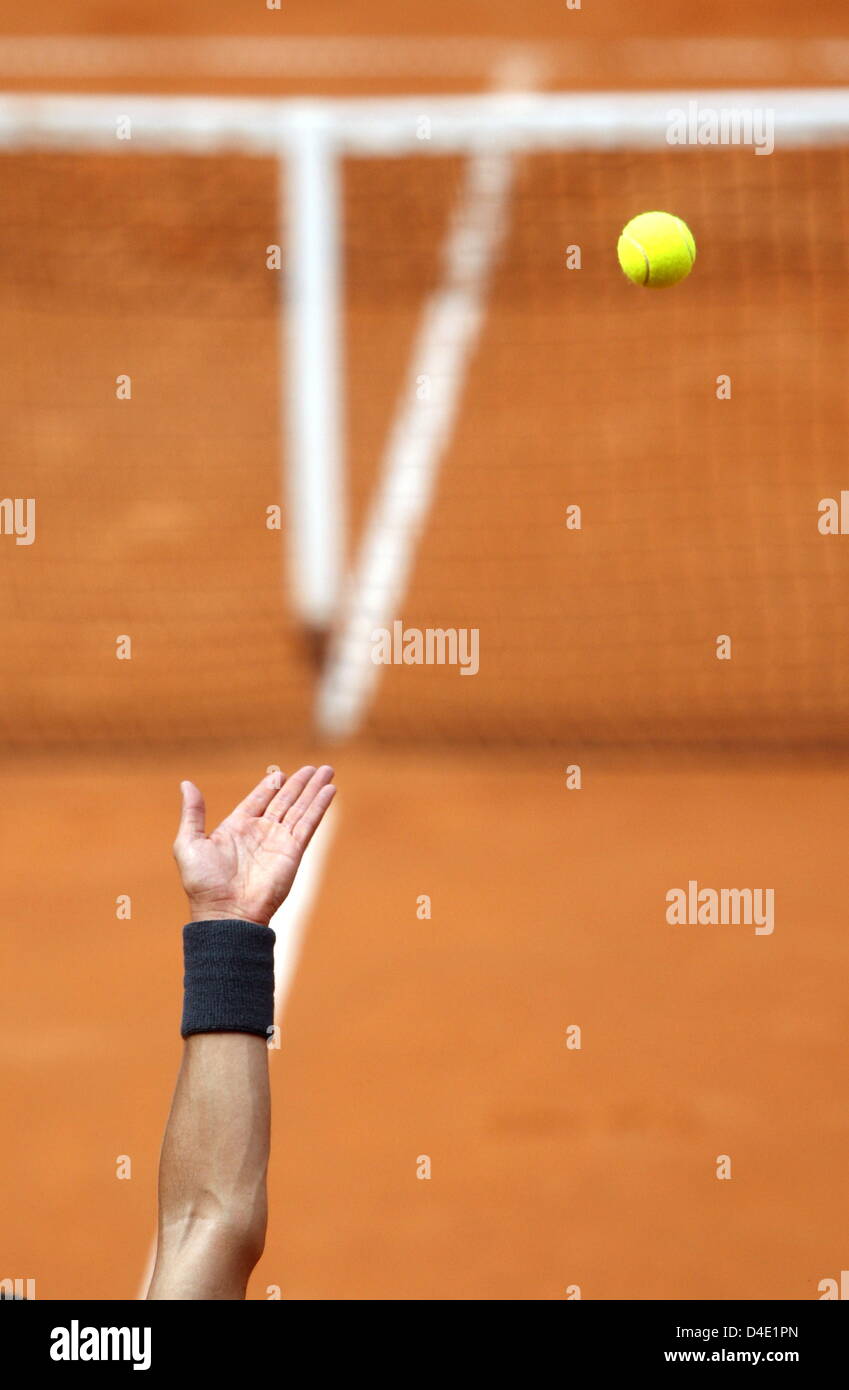 Serbischen Novak Djokovic ist in Aktion in seinem Viertelfinale Match gegen spanische Montanes an der ATP Masters Series in Hamburg, Deutschland, 16. Mai 2008 dargestellt.  Djokovic gewann 6-3 und 6-2. Foto: Marcus Brandt Stockfoto