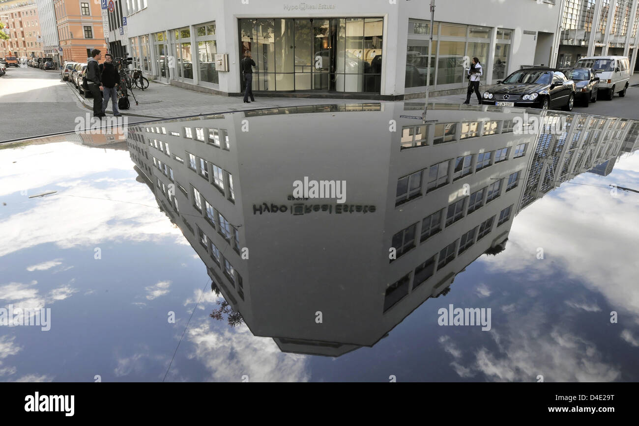 Das Hauptquartier der unruhigen Hypothekenbank Hypo Real Estate (HRE) ist in München, 6. Oktober 2008 abgebildet. Die deutsche Regierung und Finanzen Industrie verhindert die Bankenpleite zum zweiten Mal in der letzten Minute mit einer erweiterten Bail-Out, 05. Oktober beschlossen. Verhandlungen wurden, unter Zeitdruck, da Beamte eine Einigung vor der Eröffnung des Tokyo gesucht Stockfoto