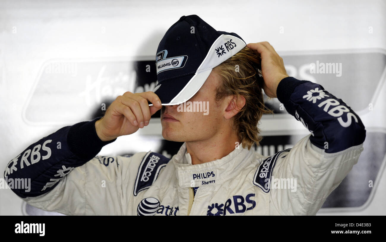 Deutsche Formel1-Fahrer Nico Rosberg Williams ist vor dem ersten Training auf dem Fuji Speedway-Rennstrecke in der Nähe von Gotemba, Japan, 10. Oktober 2008 abgebildet. Der Grand Prix von Japan statt findet am 12. Oktober. Foto: JENS Büttner Stockfoto