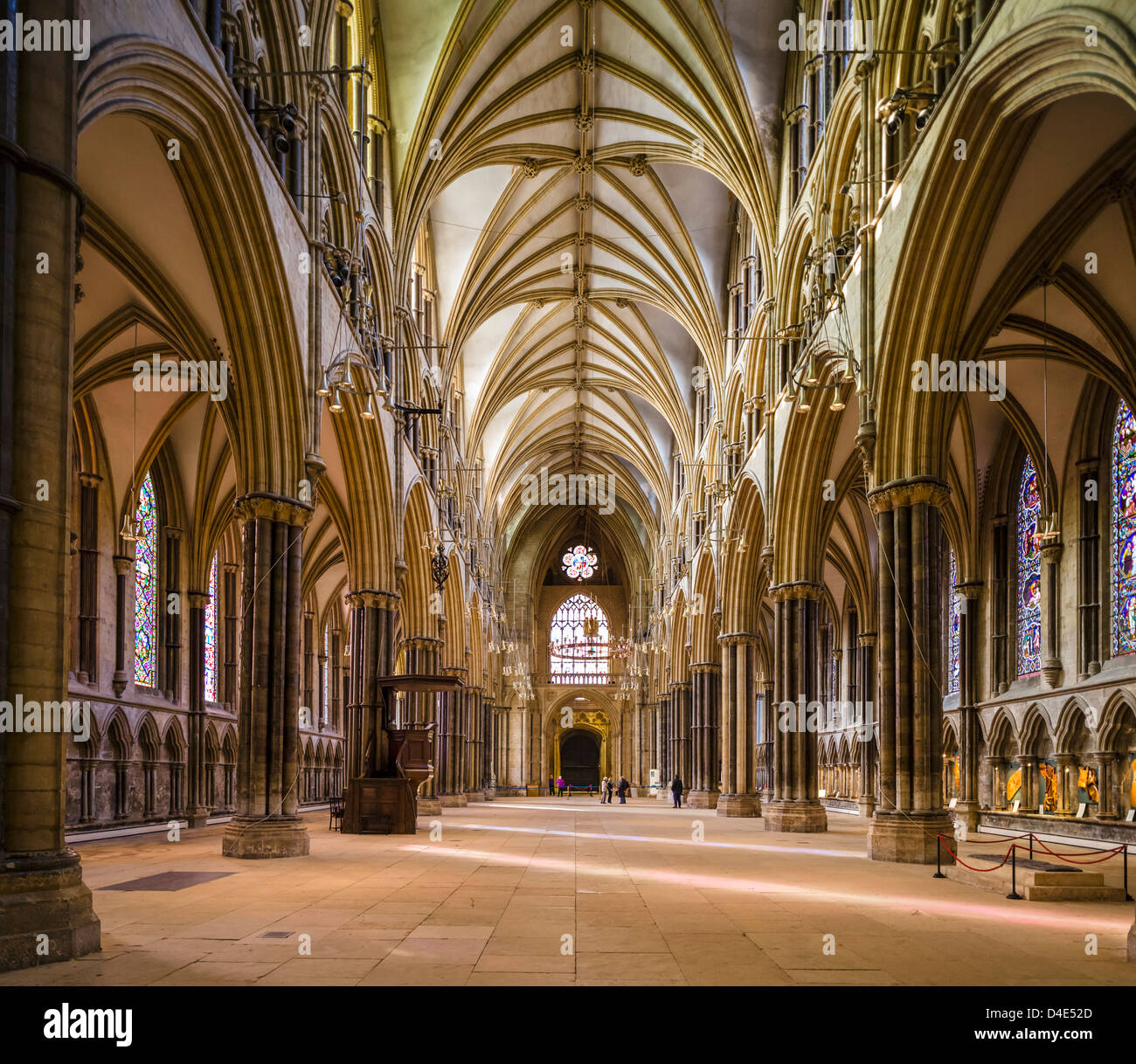 Hauptschiff der Kathedrale von Lincoln in der historischen alten Stadt von Lincoln, Lincolnshire, East Midlands, UK Stockfoto
