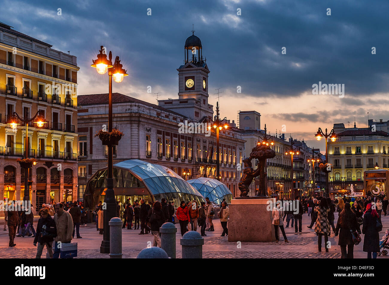 Puerta del Sol Nachtleben, Madrid, Spanien Stockfoto