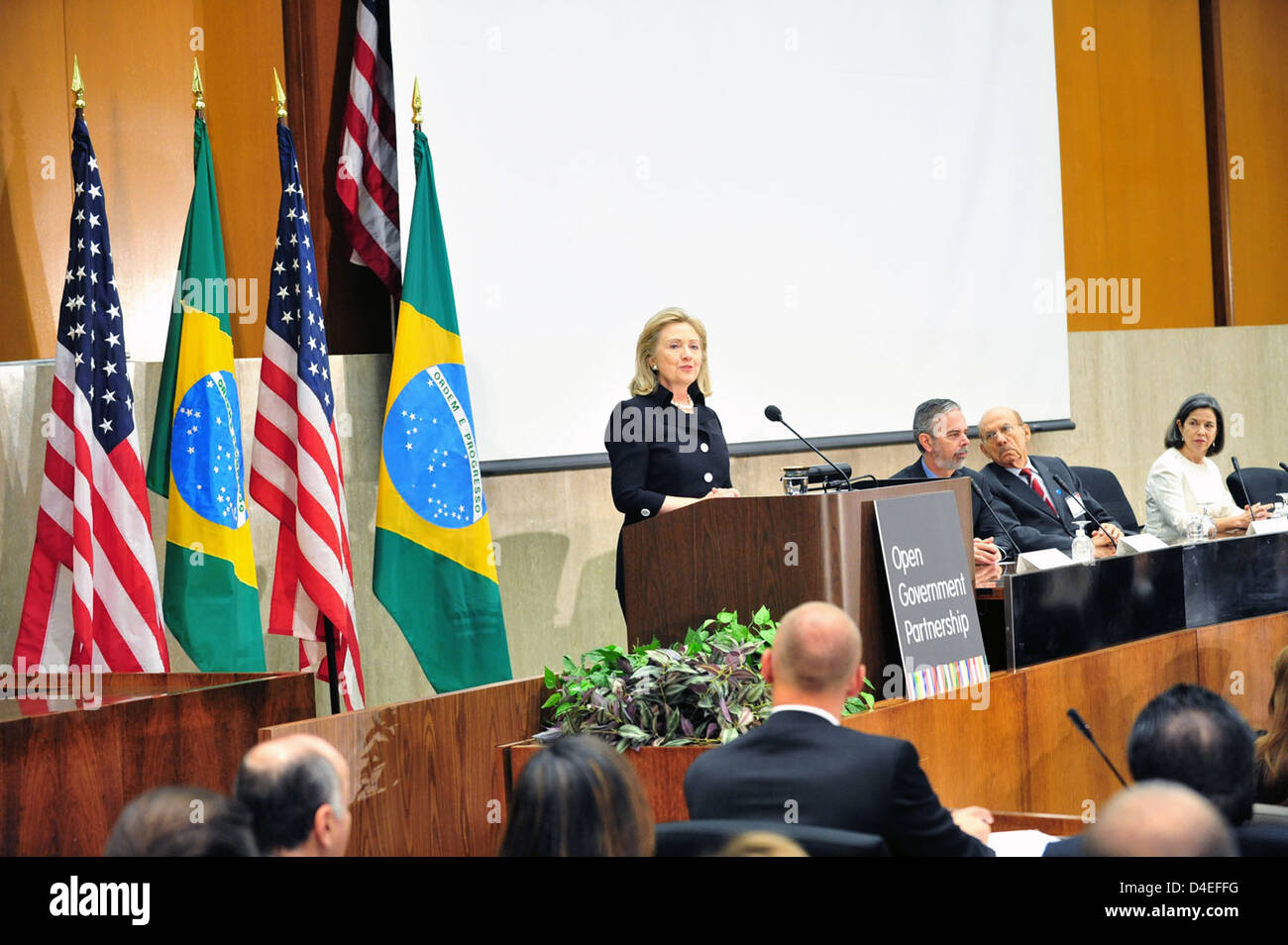 Außenministerin Clinton liefert Hinweise auf Open Government Partnership Tagung Stockfoto