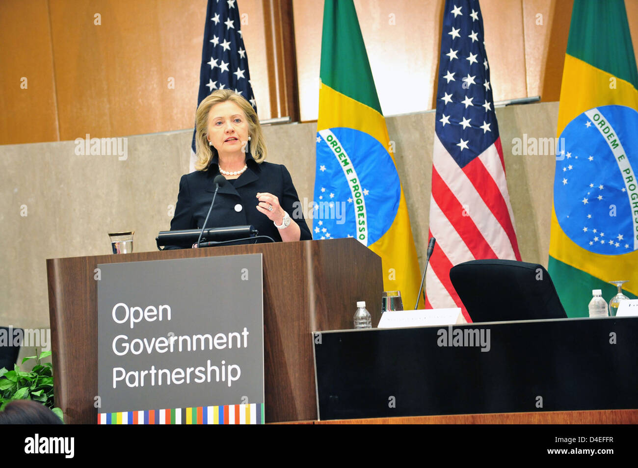 Außenministerin Clinton liefert Hinweise auf Open Government Partnership Tagung Stockfoto