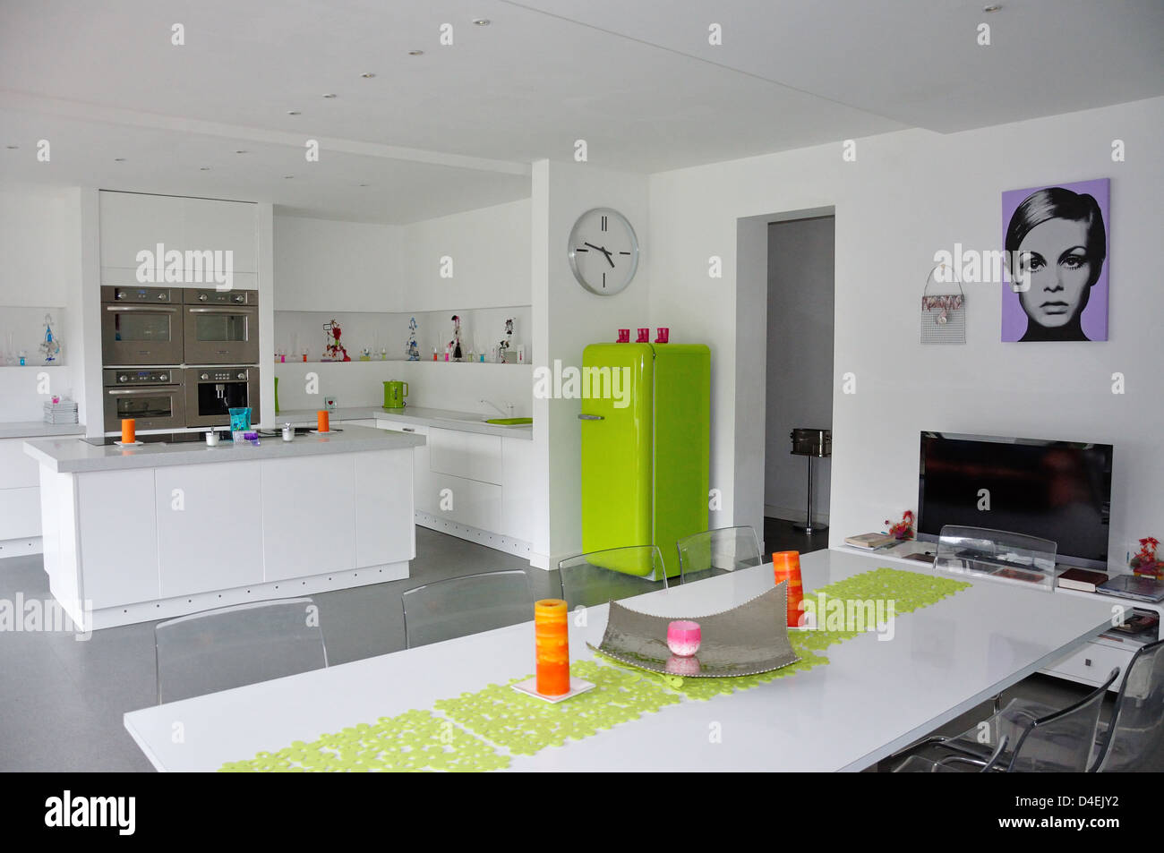 Moderne Küche im Haus, Ascot, Berkshire, England, Vereinigtes Königreich Stockfoto