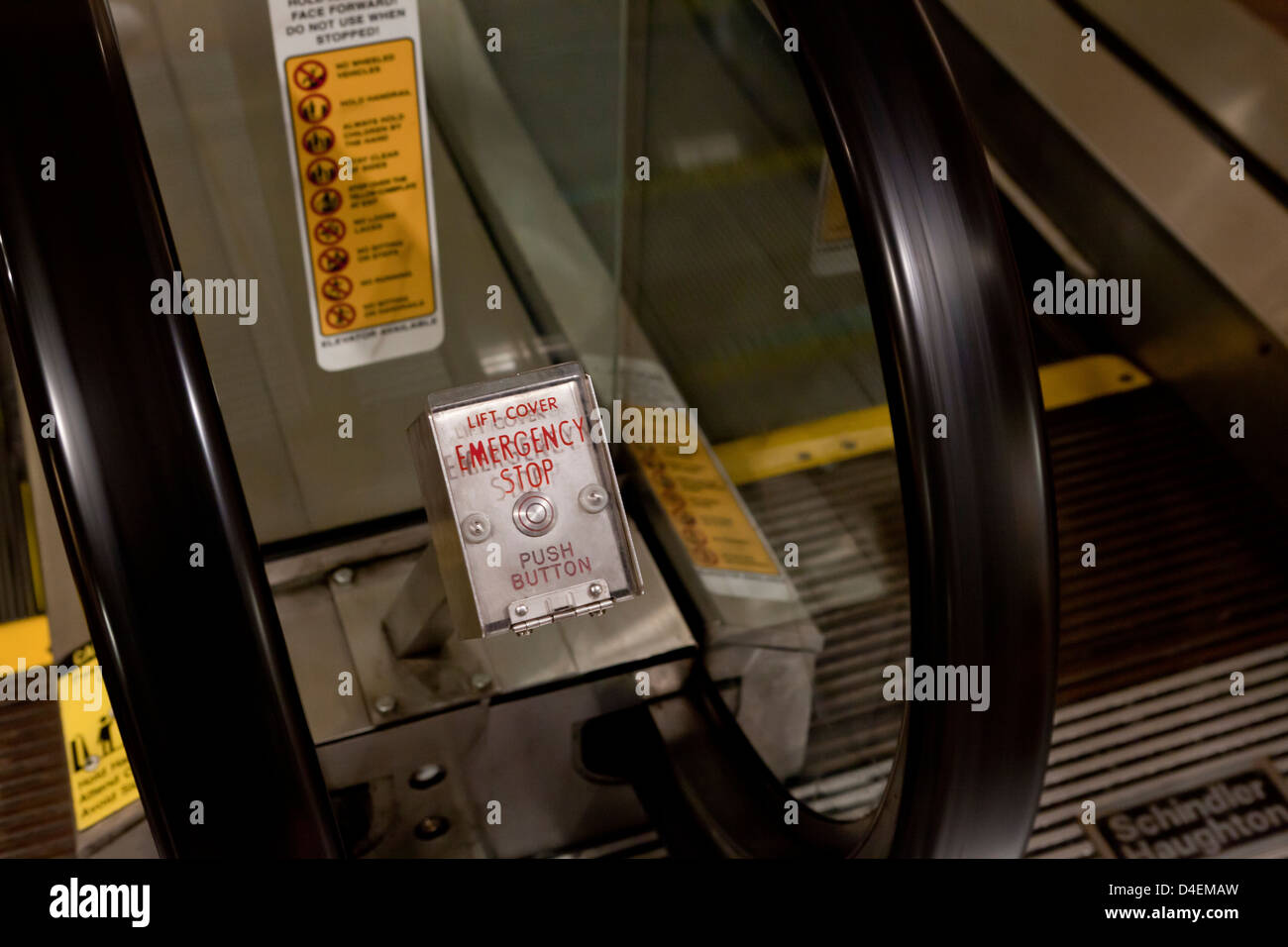 Rolltreppe-Not-Aus-Taste Stockfoto