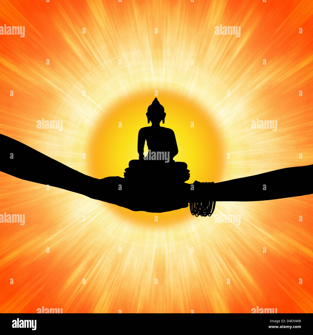 Indische Hände halten eine Buddha-Statue vor einem Compositing Sonne Hintergrund. Silhouette. Foto-Montage-illustration Stockfoto