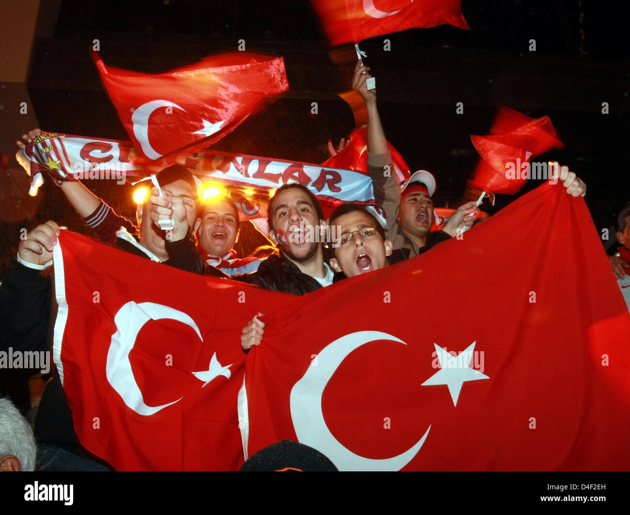 Türkische Fans sehen die Euro 2008 Türkei Vs Portugal am publicViewing Austragungsort der