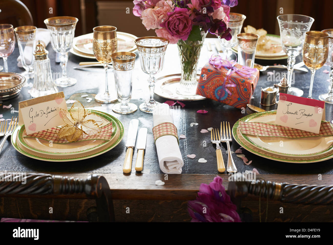 Tisch für Hochzeitsfeier Stockfoto