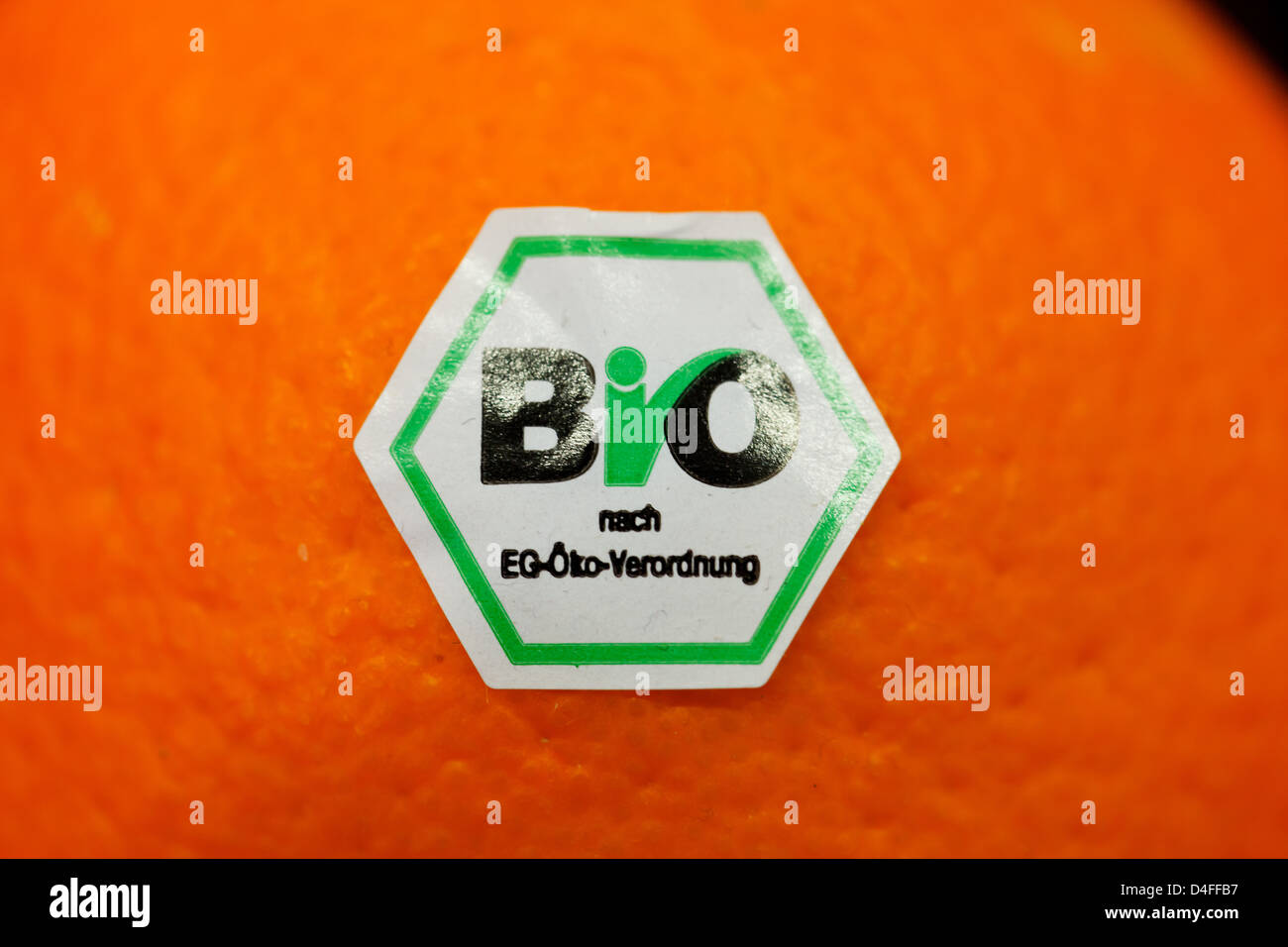 Berlin, Deutschland, Orange mit EU-Bio-Siegel auf der Fruit Logistica 2011 Stockfoto