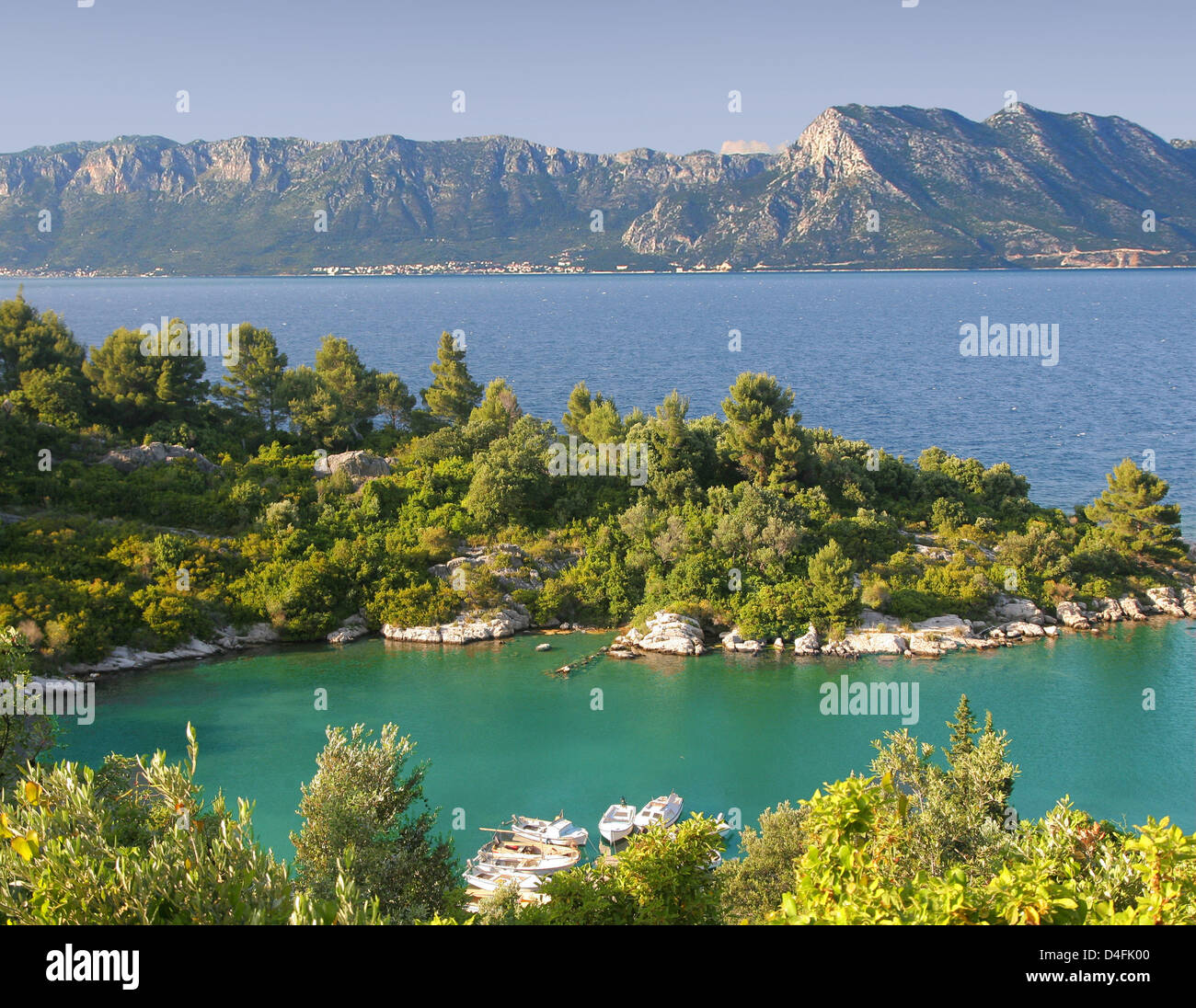 Die kroatische Halbinsel Peljesac eingefangen von Trpanj, Kroatien, 11.  Juni 2008. Peljesac ist einer der schönsten Küstengebieten Süd-Dalmatien  mit Bergen bis zu 1.000 Meter hoch, wie die abgebildete 961 m hohen Sv.