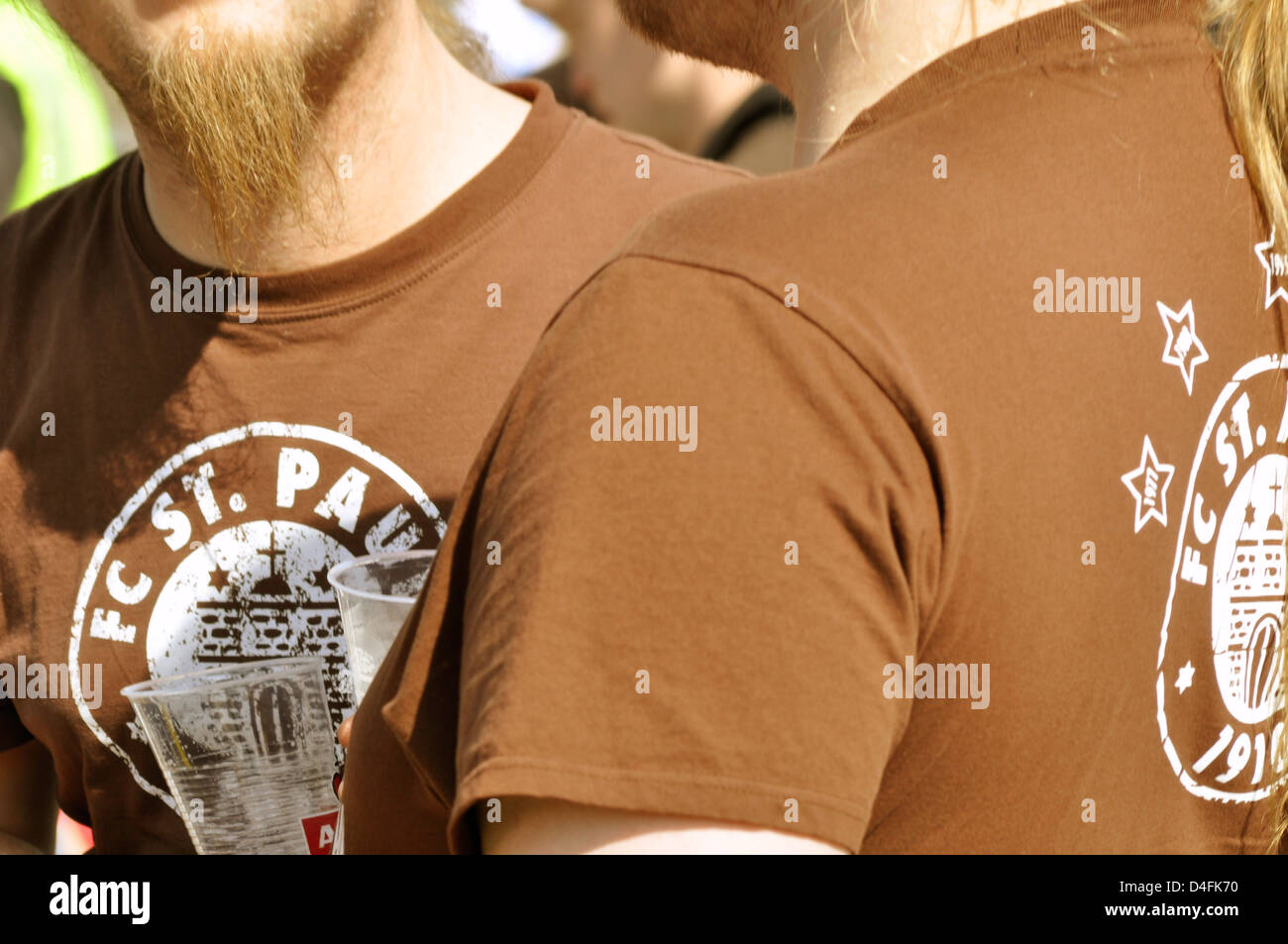 Fans von Bundesliga-Fußball-Club FC St. Pauli, Hamburg, Deutschland Stockfoto
