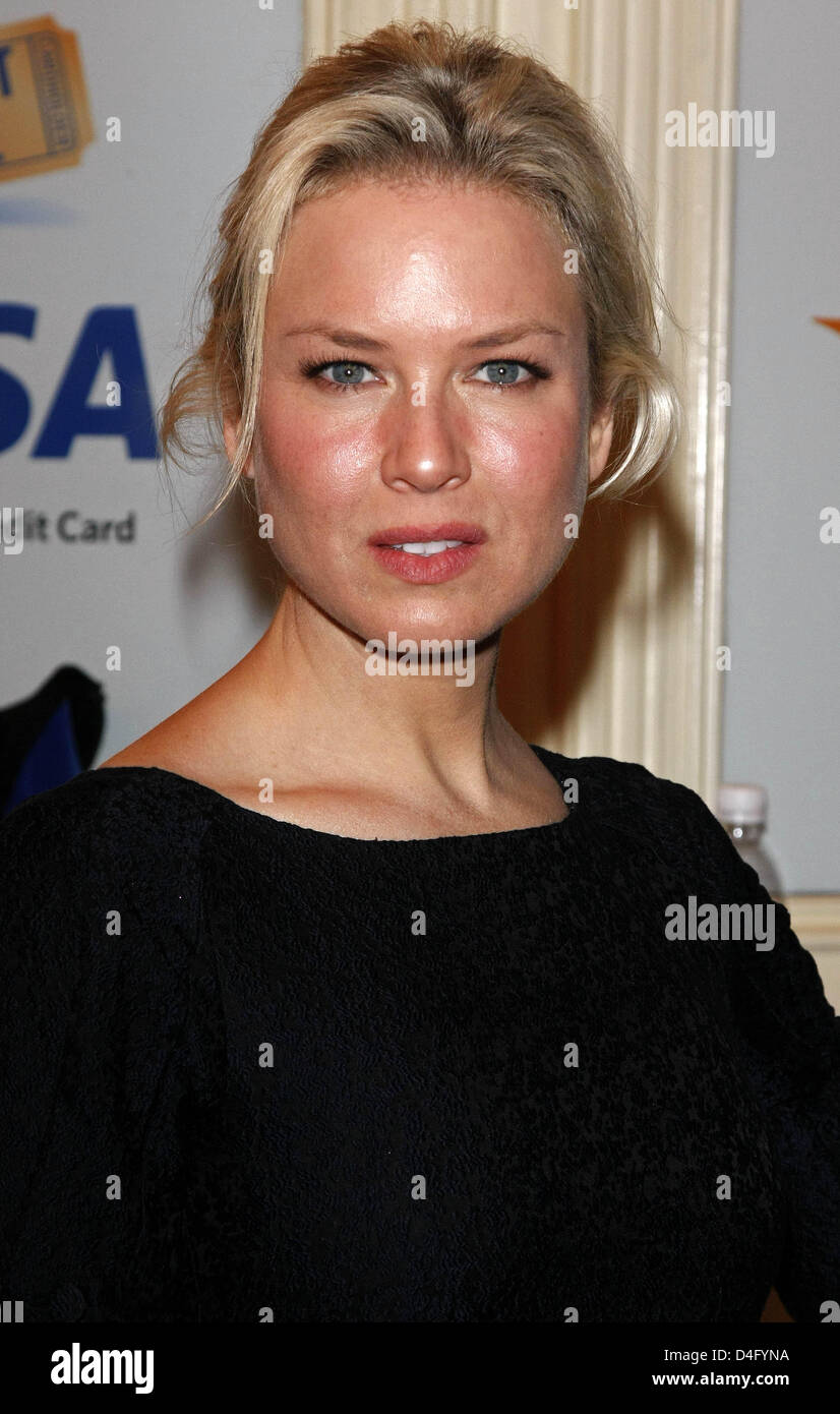 US-Schauspielerin Renée Zellweger kommt bei der Premiere ihres Films "Appaloosa" während der 2008 Toronto International Film Festival an Roy Thomson Hall in Toronto, Kanada, 5. September 2008. Foto: Hubert Boesl Stockfoto