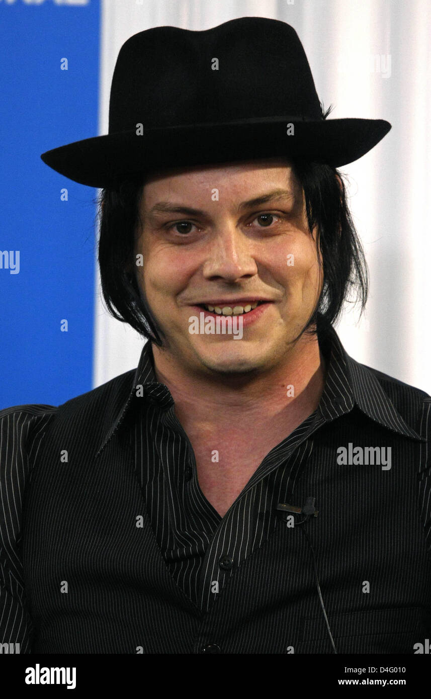 Musiker Jack White ist während der Pressekonferenz des Films "Es könnte Get Loud" auf der 2008 Toronto International Film Festival im Hotel Sutton Place in Toronto, Kanada, 6. September 2008 abgebildet. Foto: Hubert Boesl Stockfoto