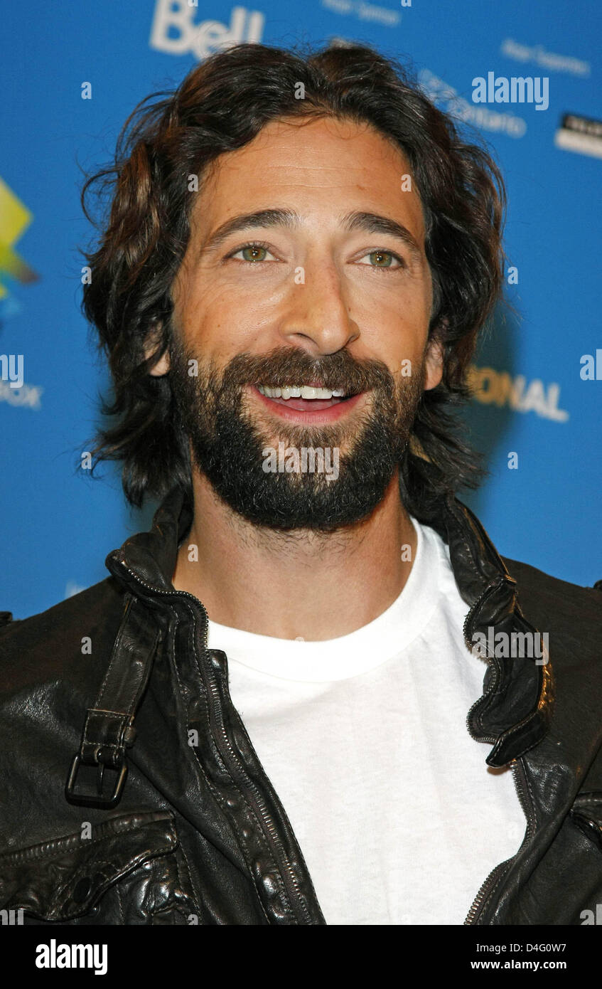 Schauspieler Adrien Brody ist bei der Pressekonferenz des Films "The Brothers Bloom" während der 2008 Toronto International Film Festival im Hotel Sutton Place in Toronto, Kanada, 9. September 2008 abgebildet. Foto: Hubert Boesl Stockfoto