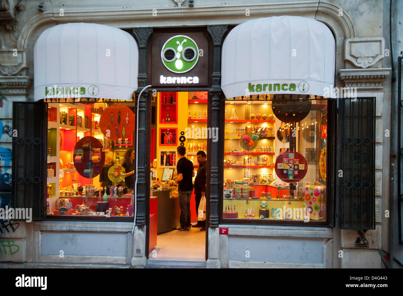 Ägypten, Istanbul, Beyoglu, Istiklal Caddesi (Unabhüngigkeitsstrasse), hat Designladen bin Tünel. Stockfoto