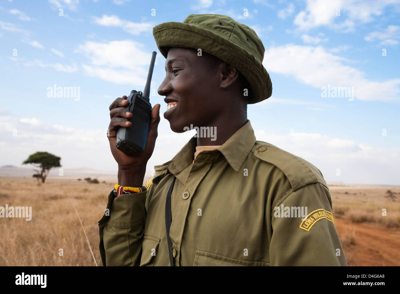 Rhino überwachen, George Kamasiai, Lewa Conservancy, Laikipia, Kenia, September 2012 Stockfoto