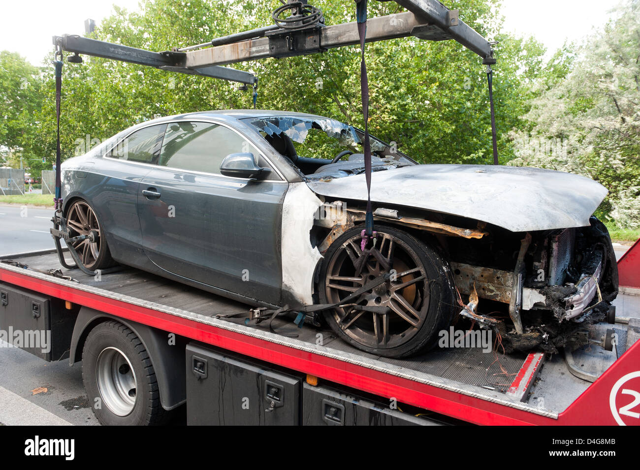 Berlin, Deutschland, eine verbrannte Audi A5 auf dem Werg Stockfoto