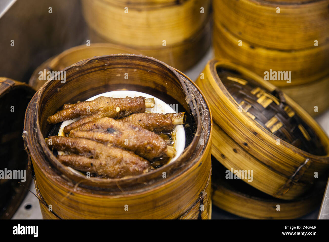 Hühnerfüße Dim Sum in einem Restaurant Hong Kong, China. Stockfoto