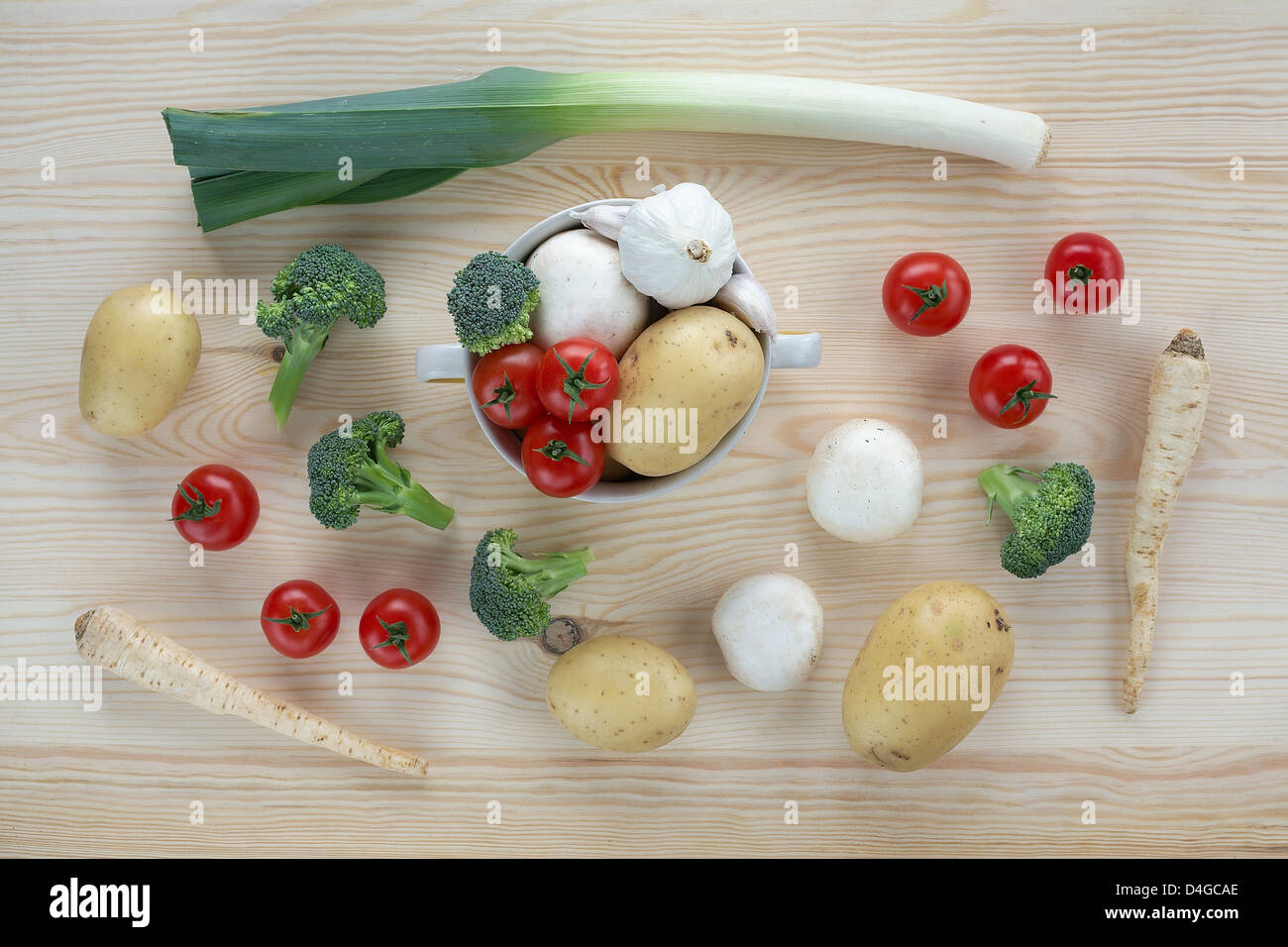 Gemüse auf einem hölzernen Hintergrund Stockfoto