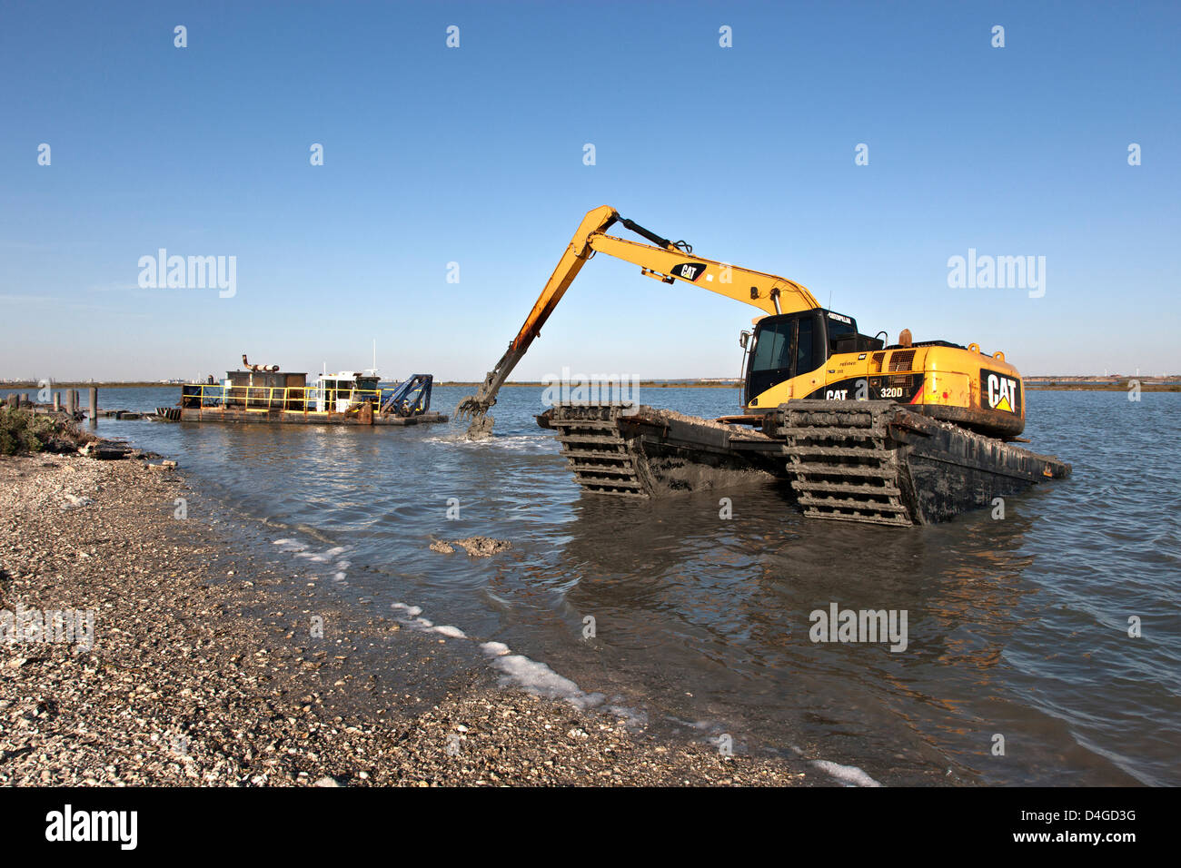 Amphibische Katze Spur Hoe Harken, hydraulischen Absaugung Dredge Gebäude Lebensraum für Wildtiere. Stockfoto