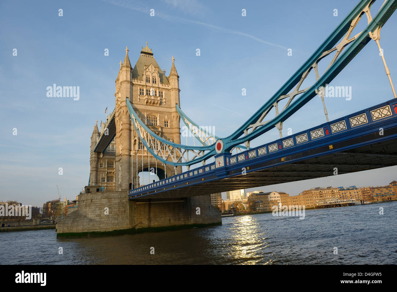 Tower Bridge bei Nacht London UK Stockfoto