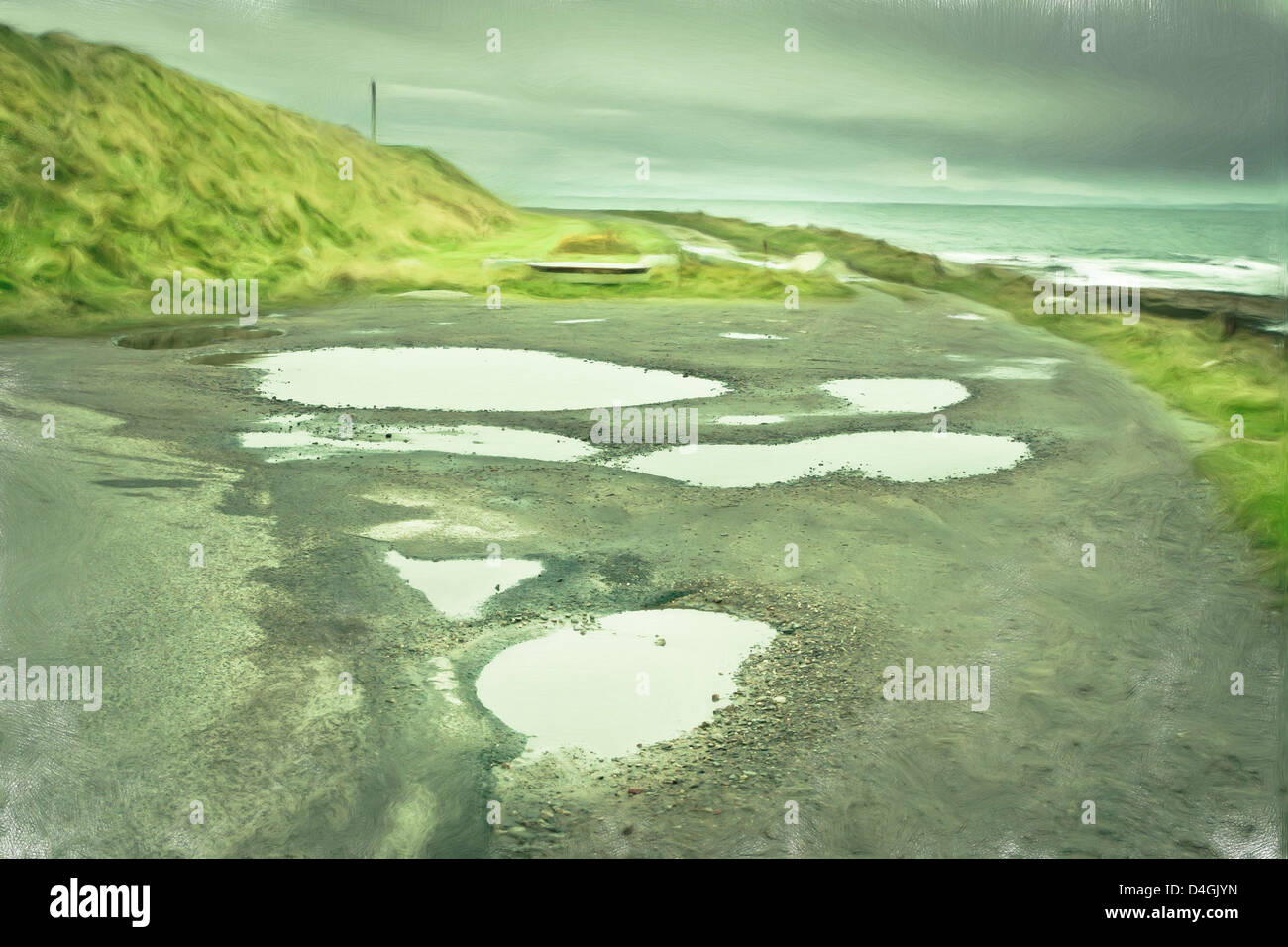 Pfützen von Regenwasser in Schlaglöcher in Schottland Stockfoto