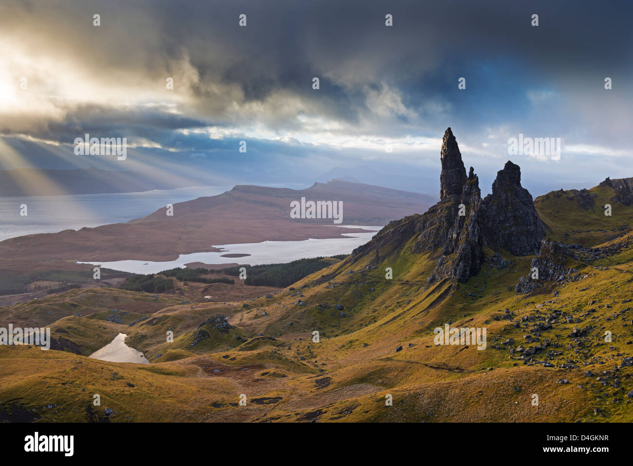 Dramatische Landschaft an der Old Man of Storr, Isle Of Skye, Schottland. Herbst (November) 2012 Stockfoto