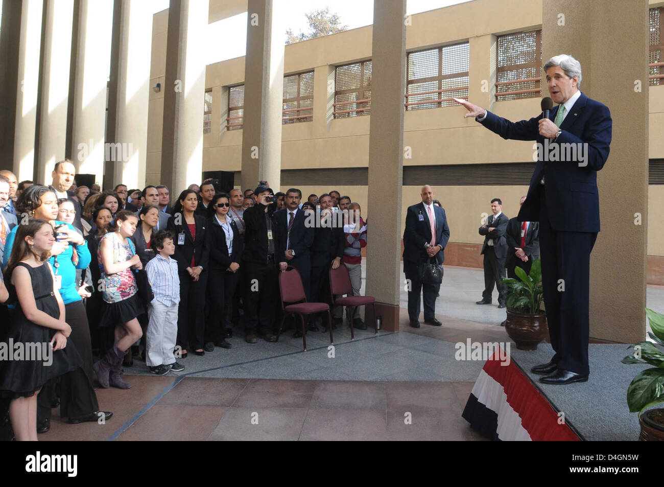 Secretary Kerry liefert Bemerkungen zu Cairo Botschaftspersonal und Familien Stockfoto