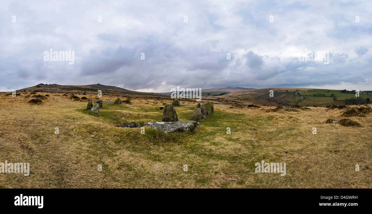 Panoramasicht auf die neun Jungfrauen Steinkreis auf Dartmoor in Devon. Stockfoto