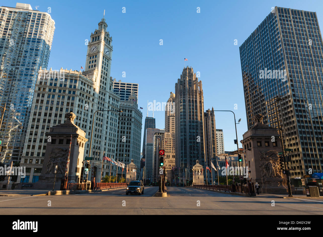 DuSable Brücke blickte North Michigan Avenue, Chicago, Illinois, USA Stockfoto