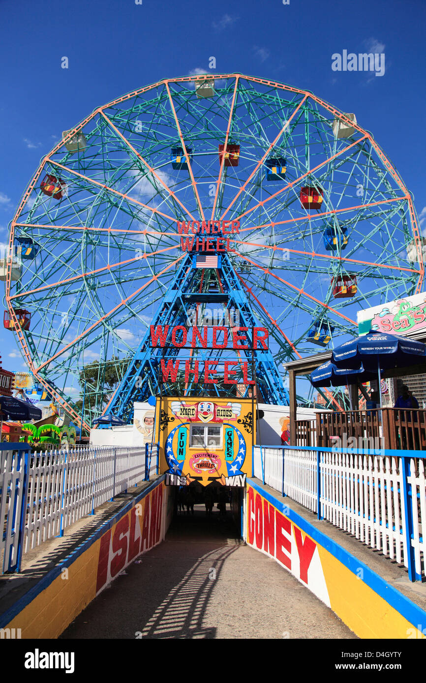 Denos Wonder Wheel, Vergnügungspark, Coney Island, Brooklyn, New York City, USA Stockfoto