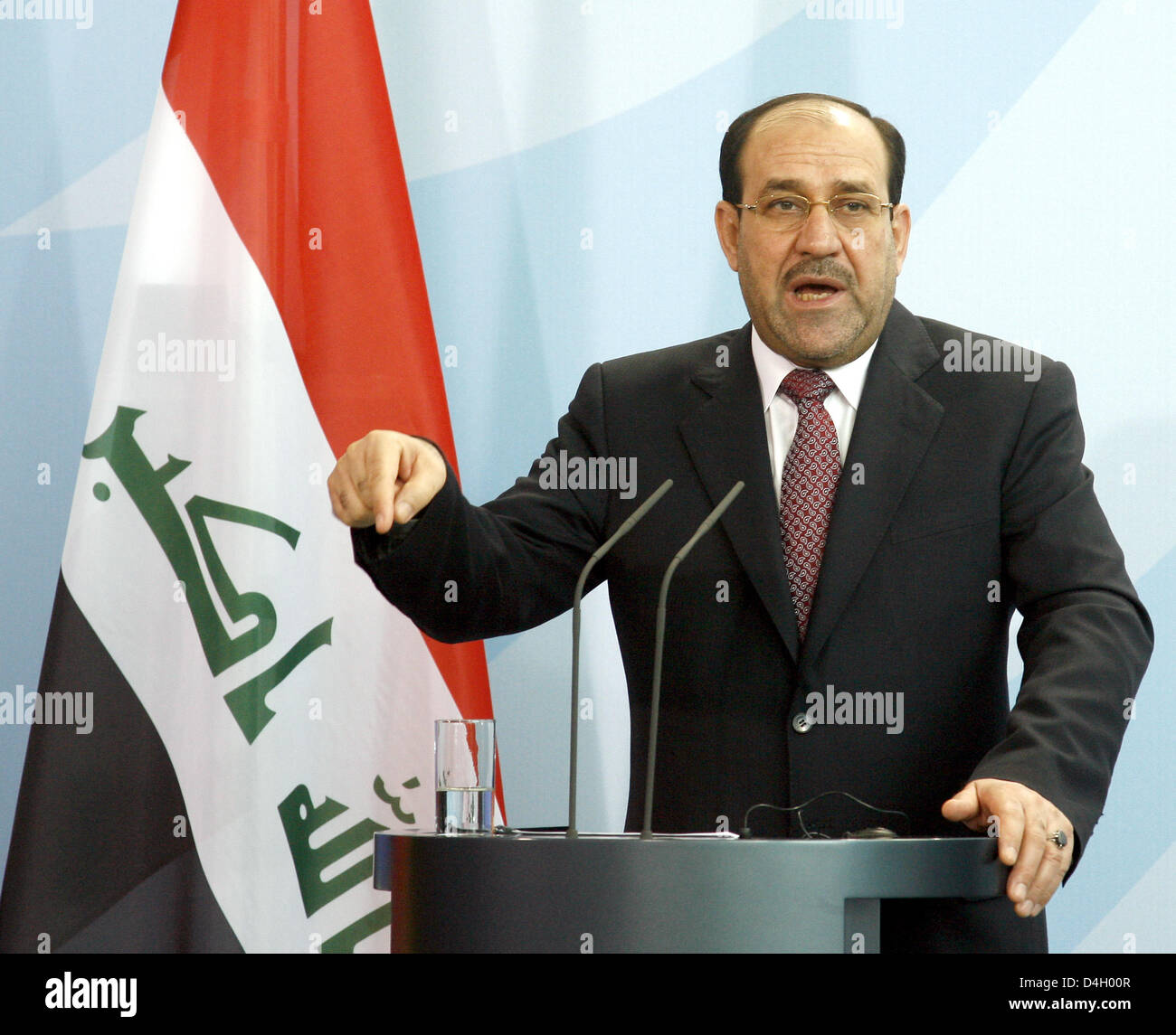 Der irakische Ministerpräsident Nuri al-Maliki Gesten während einer Pressekonferenz im Bundeskanzleramt in Berlin, Deutschland, 22. Juli 2008. Herr Maliki offizielle Besuch nach Deutschland dauert mehrere Tage. Foto: WOLFGANG KUMM Stockfoto