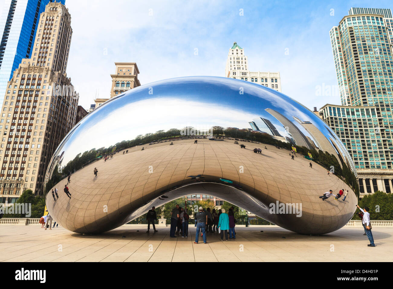 Millennium Park, The Cloud Gate Stahl-Skulptur von Anish Kapoor, Chicago, Illinois, USA Stockfoto