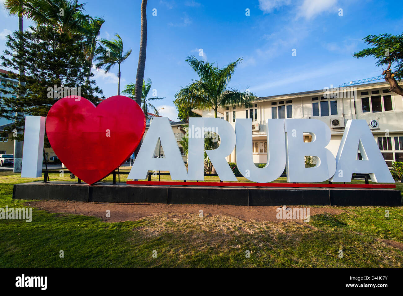 Ich liebe Aruba Zeichen in der Innenstadt von Oranjestad, Hauptstadt von Aruba, ABC-Inseln, Niederländische Antillen, Karibik Stockfoto